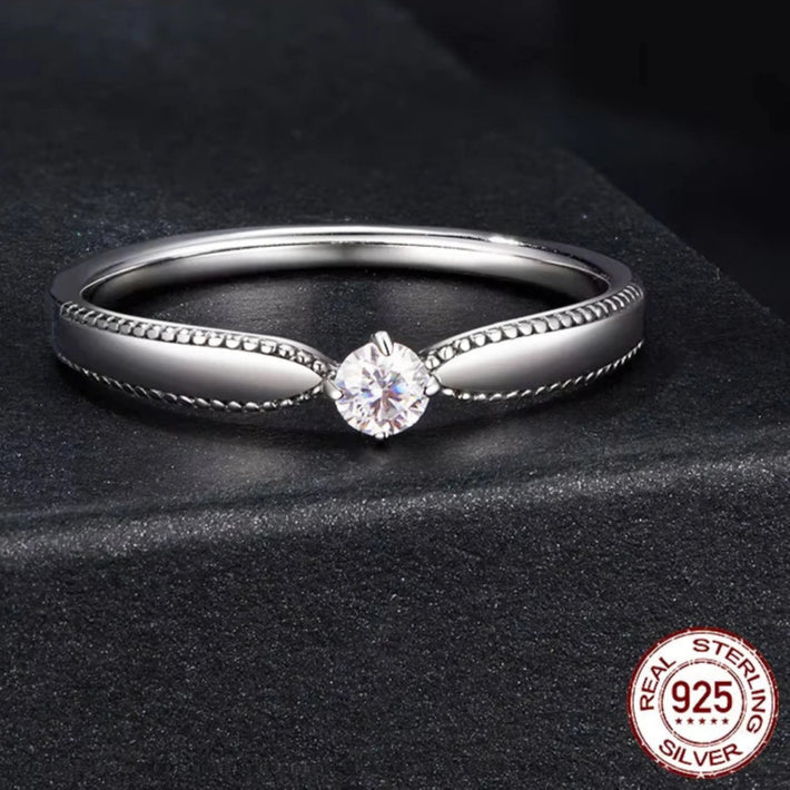 Deva 925 Sterling Silver Exquisite Moissanite Ring