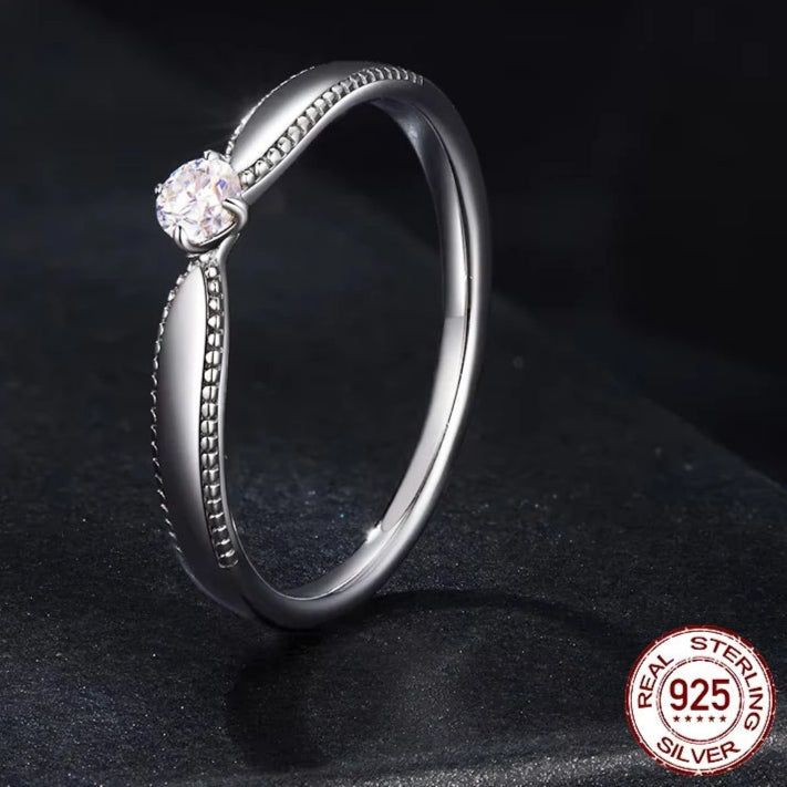 Deva 925 Sterling Silver Exquisite Moissanite Ring